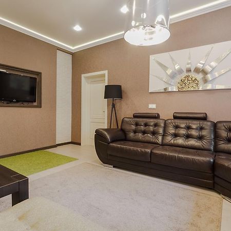 Swedish Apartment At Romanovskaia 22 ミンスク エクステリア 写真