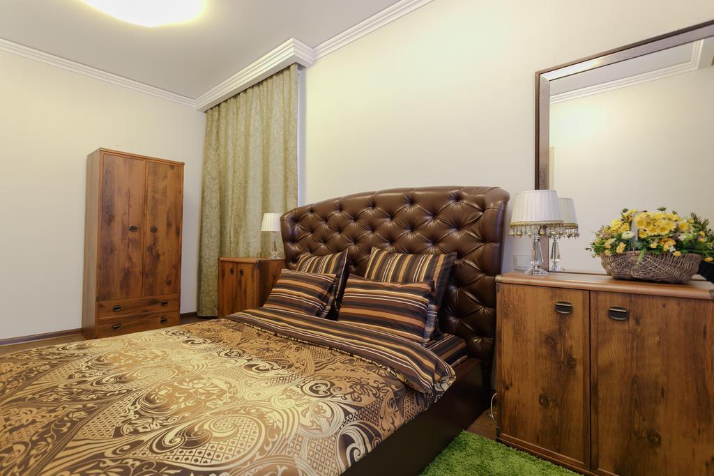 Swedish Apartment At Romanovskaia 22 ミンスク エクステリア 写真