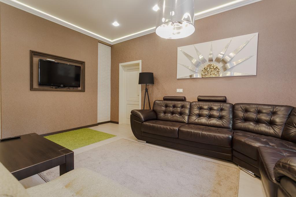 Swedish Apartment At Romanovskaia 22 ミンスク エクステリア 写真